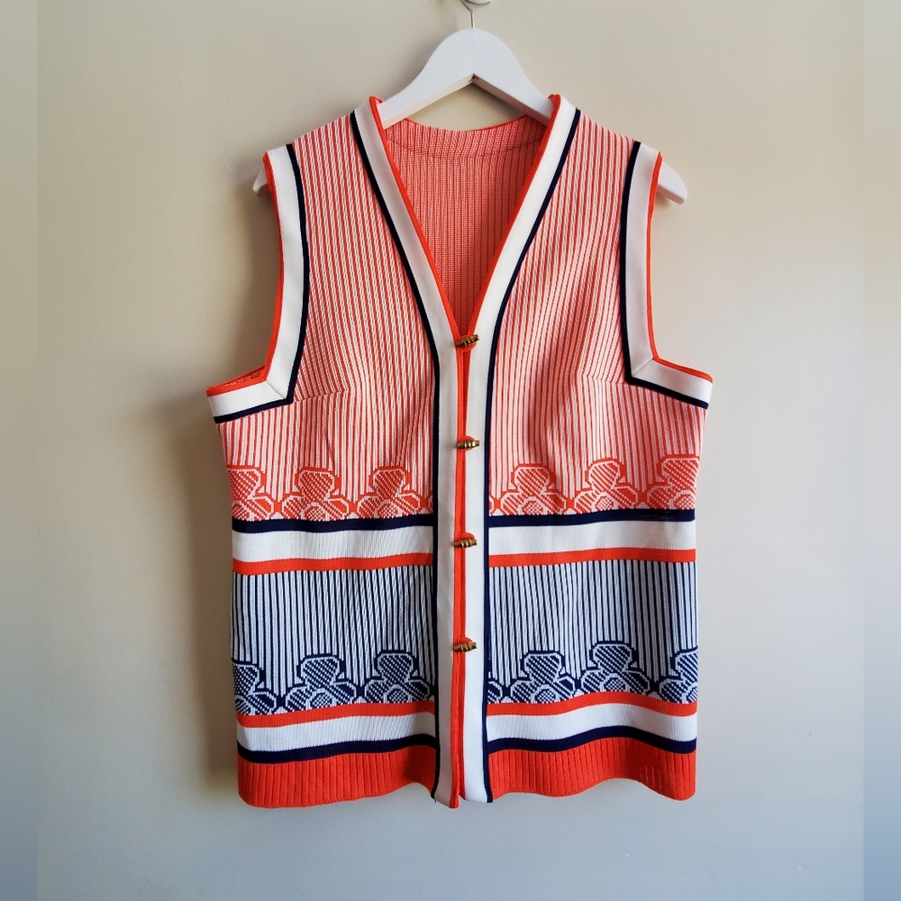 RARE Vintage find - Vintage 70s Vest Orange White Blue Polyester Floral Print M